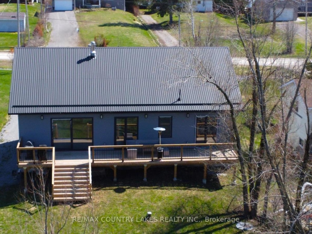 264 MCGUIRE BEACH ROAD, Canal Lake
