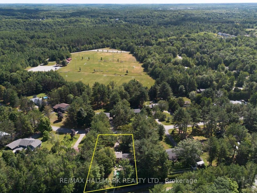 14 SELLENS AVENUE, Bracebridge (Macaulay)