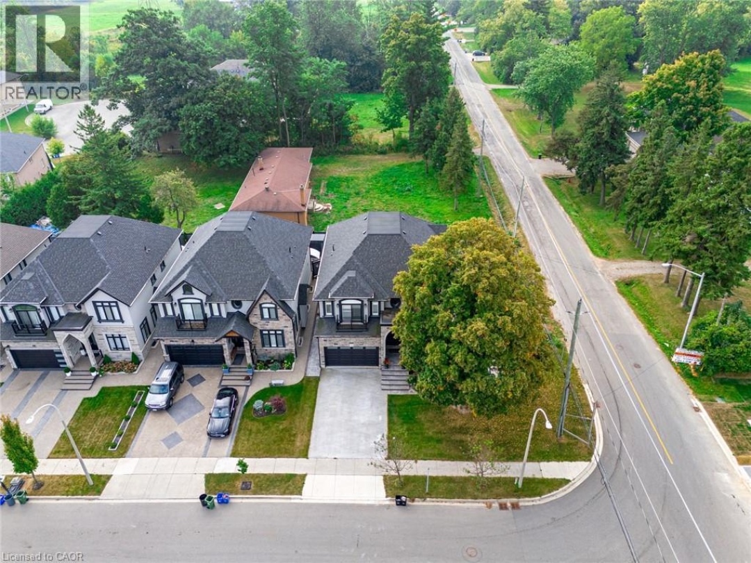 4 LOCKMAN Drive, Ancaster