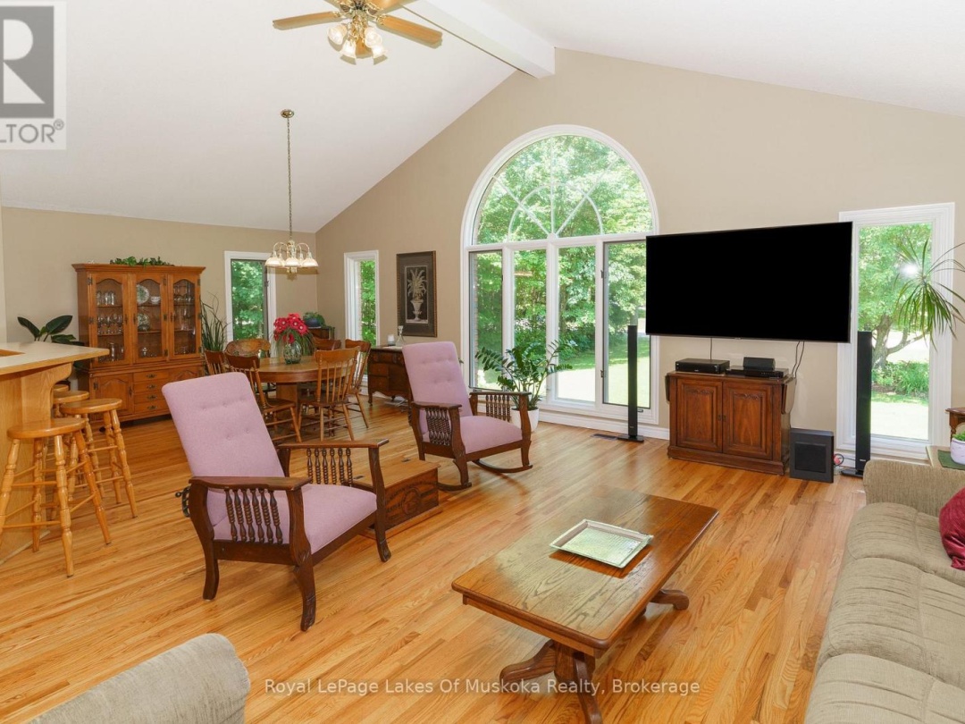 1020 AMELIA CRESCENT, Gravenhurst (Morrison)