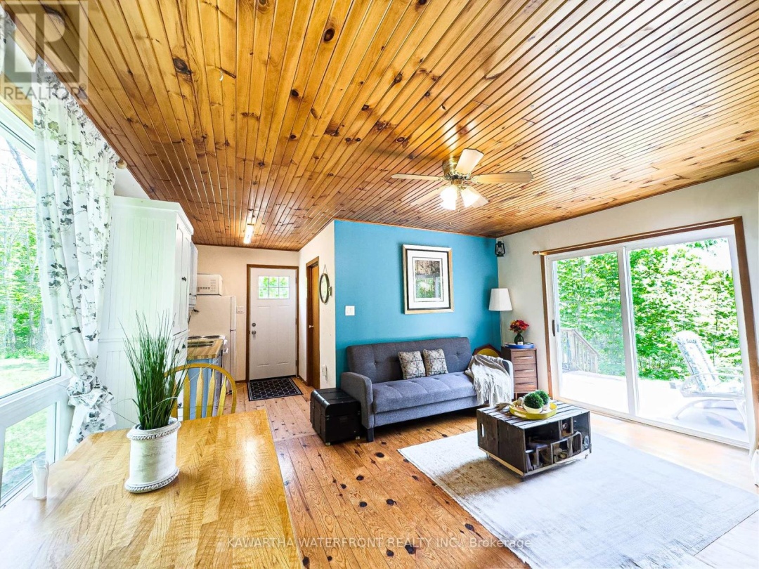1120 ENGLISH CIRCLE, 