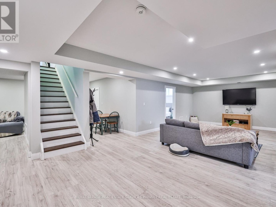 1068 XAVIER STREET, Gravenhurst (Morrison)