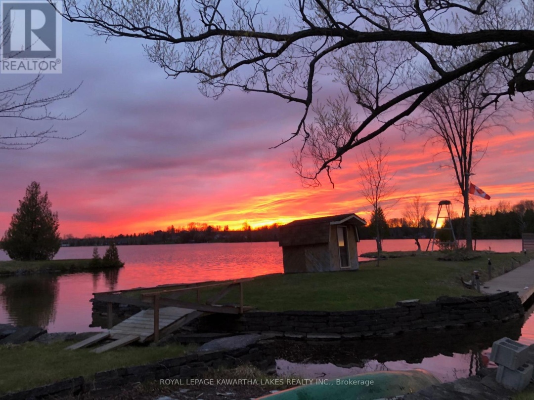 63 ROBINSON AVENUE, Mitchell Lake