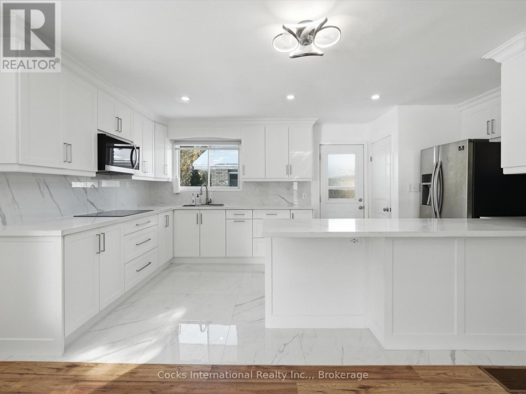 36 SUSAN STREET W, Huntsville (Chaffey)