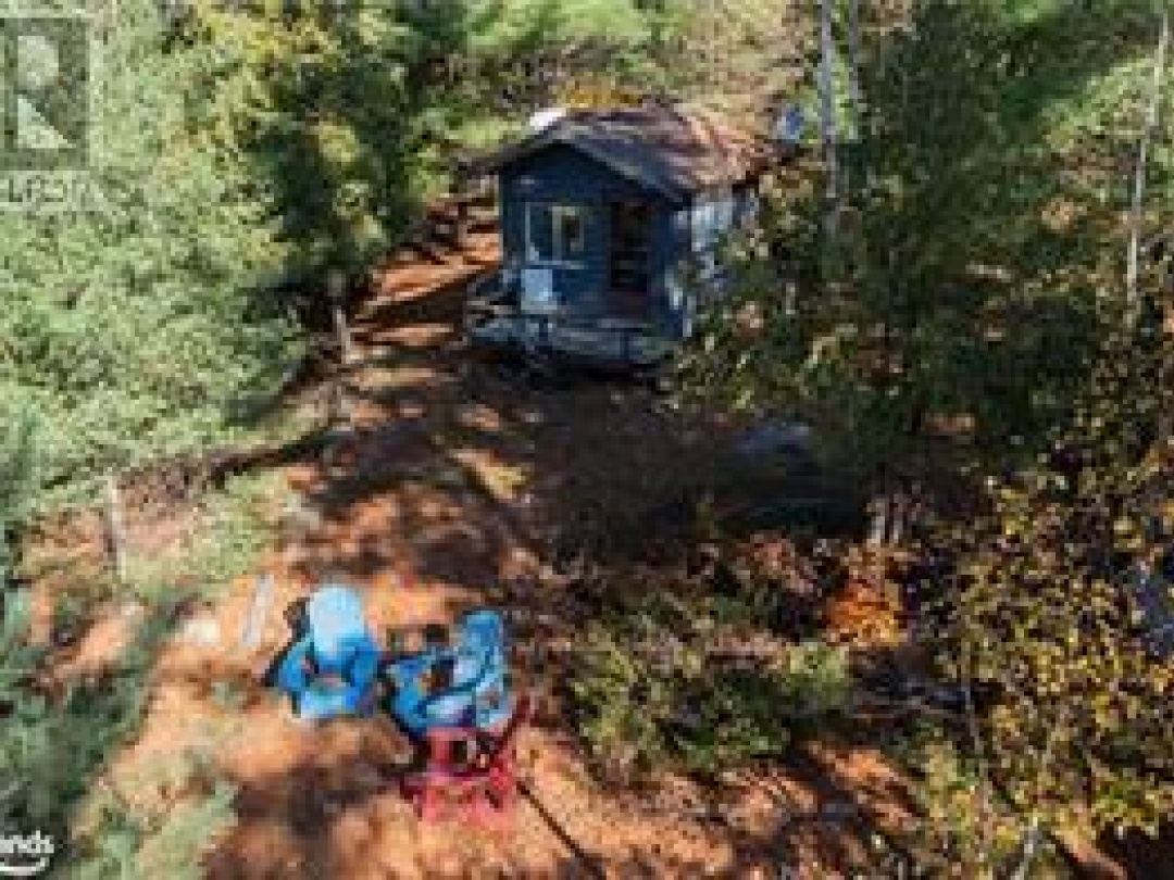 7 & 9 EAST POINT DRIVE, Manitouwabing Lake