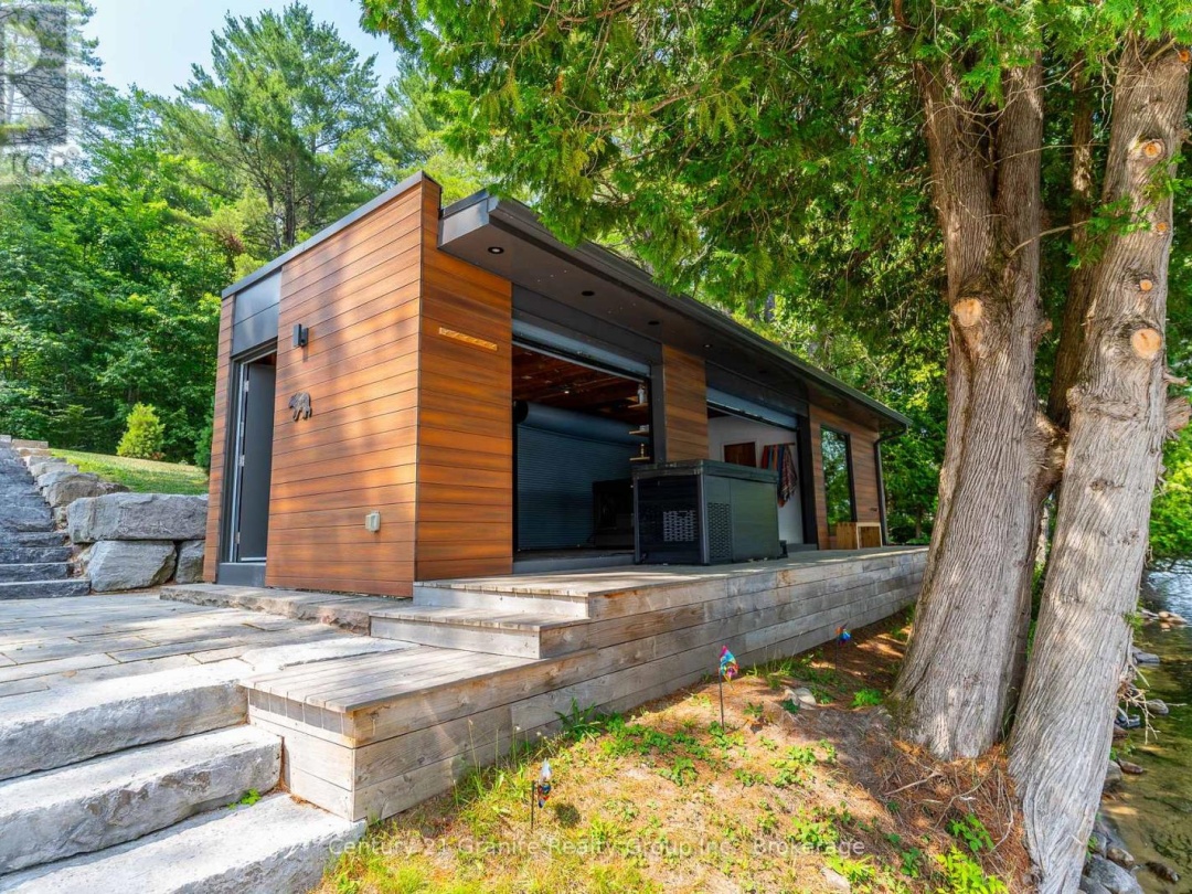 1085 GRACE ROAD, 