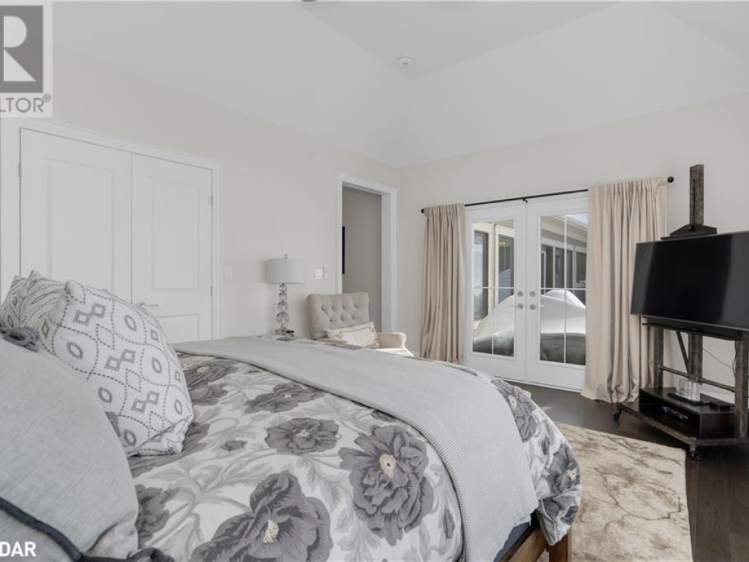 12 Thoroughbred Drive, Oro-Medonte