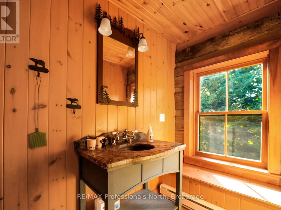2682 WILKINSON ROAD, Kennisis Lake