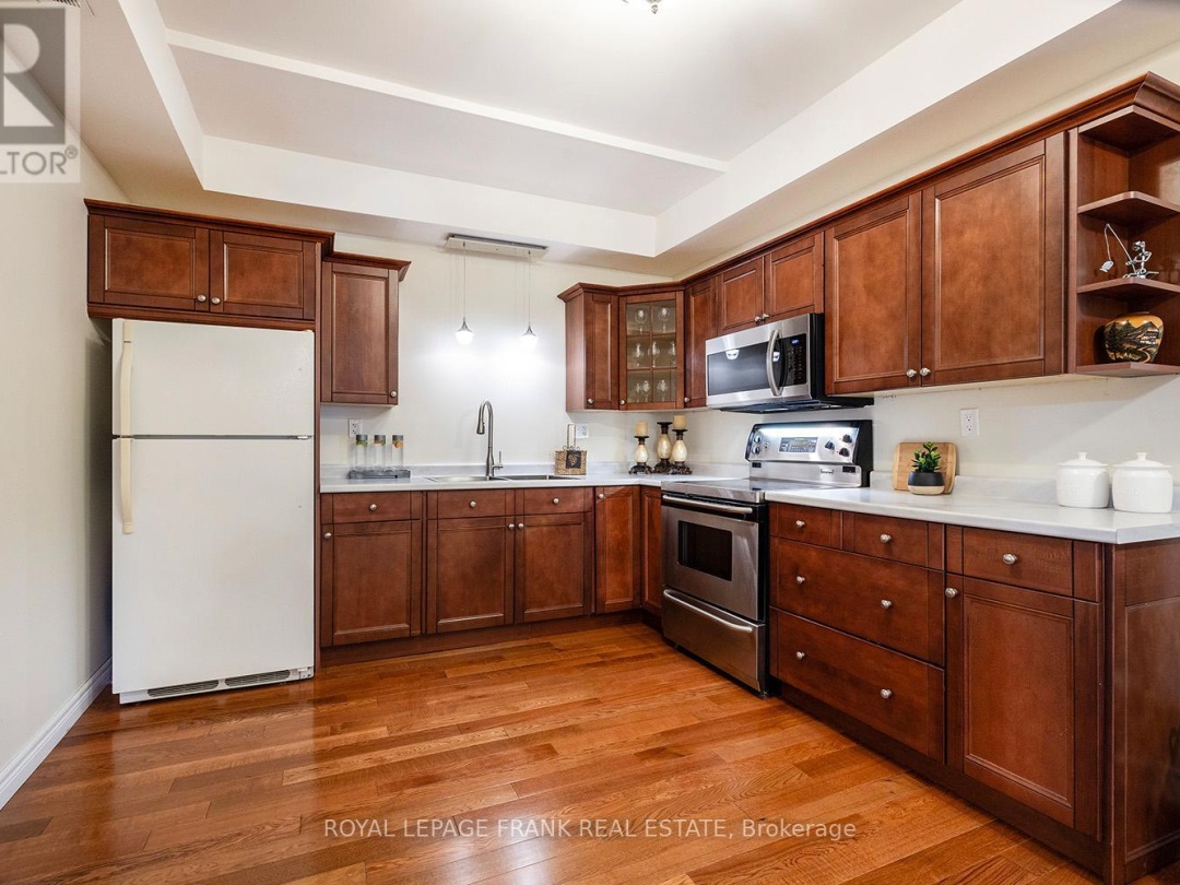 24 GILSON POINT PLACE, 