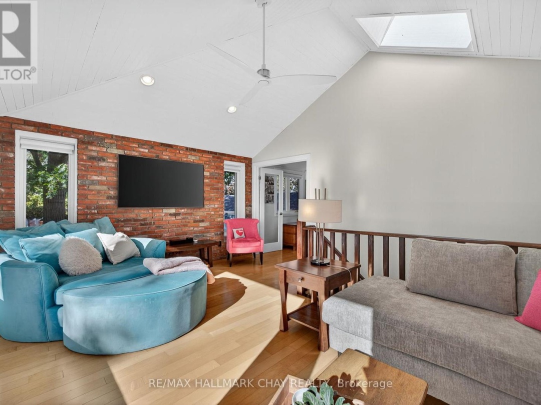 668 BROADVIEW AVENUE, 