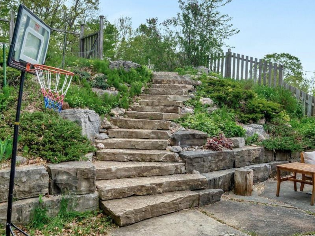 8 BEND STREET, Kawartha Lakes (Kinmount)