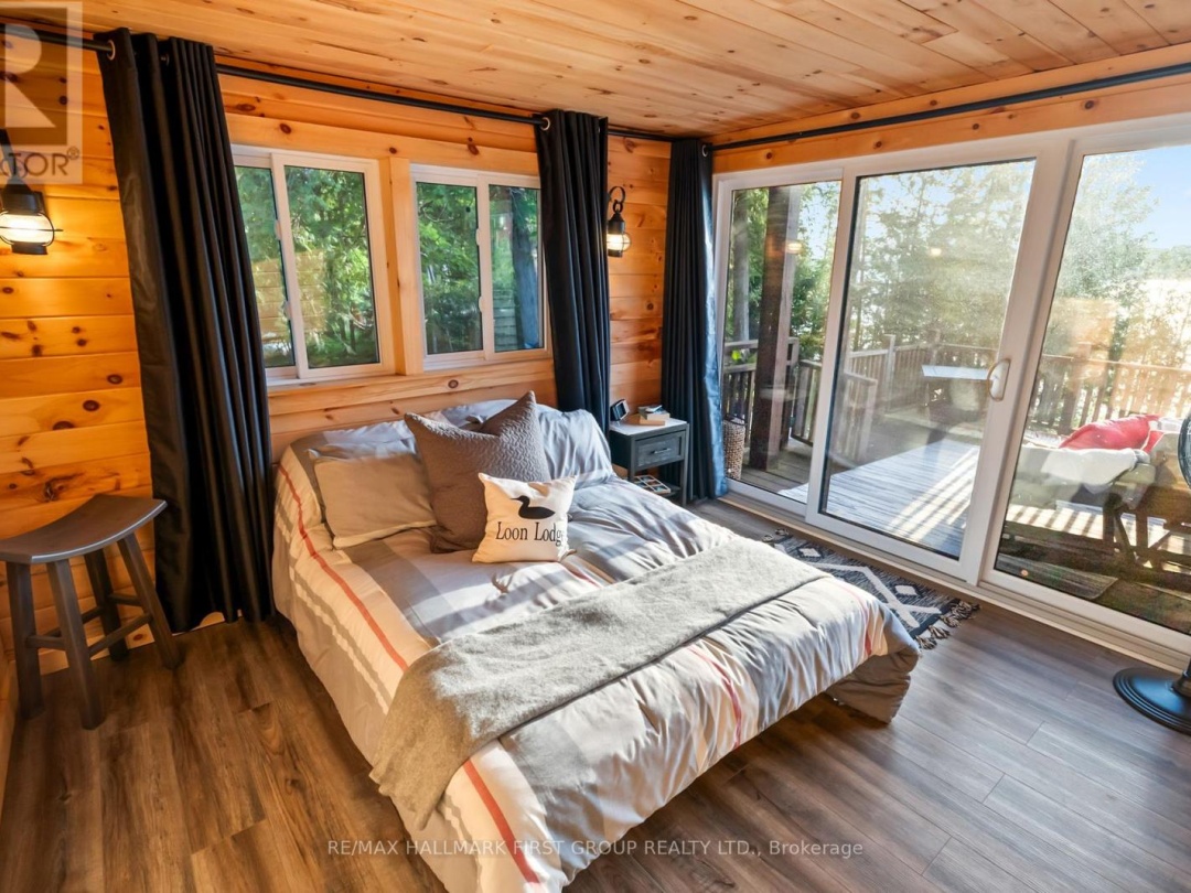 402 STEENBURG LAKE ROAD S, 