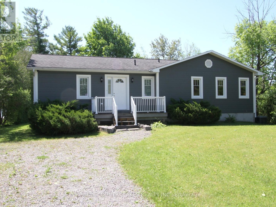 275 MCGUIRE BEACH ROAD, Canal Lake