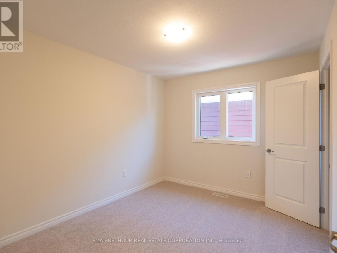 400 BEECHWOOD FOREST LANE, 