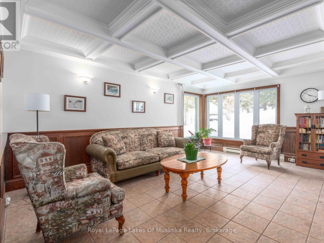 207 - 31 DAIRY LANE, Muskoka River