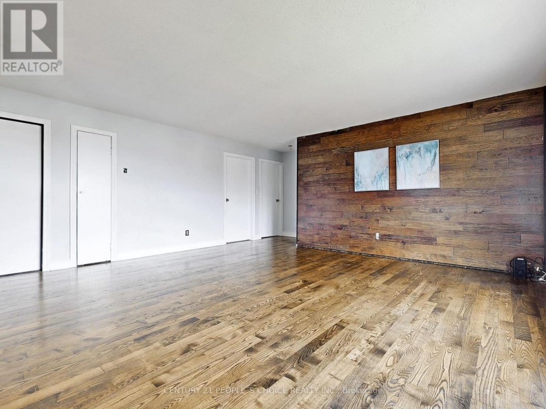 156 MAIN STREET W, 