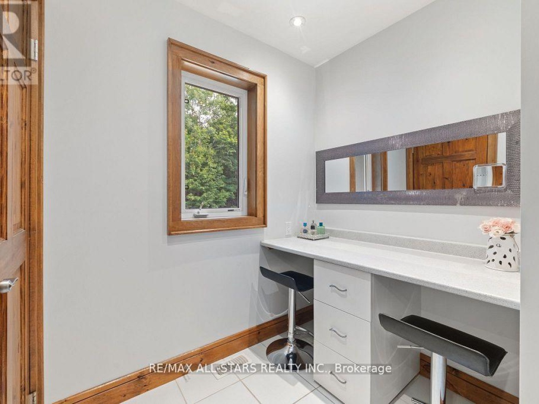 8 HARMONIOUS DRIVE, Burnt River