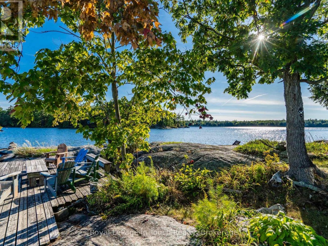 2 IS 190 ISLAND, Six Mile Lake