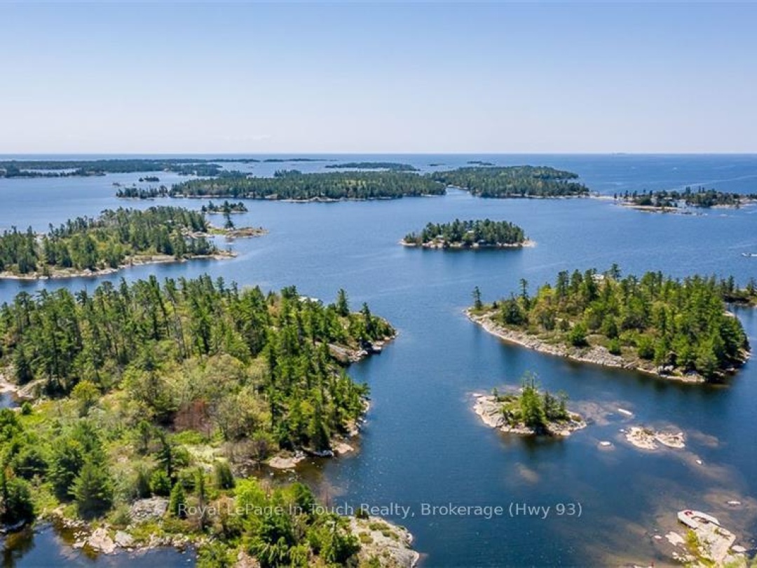 B55 19 Moon Island, Georgian Lake