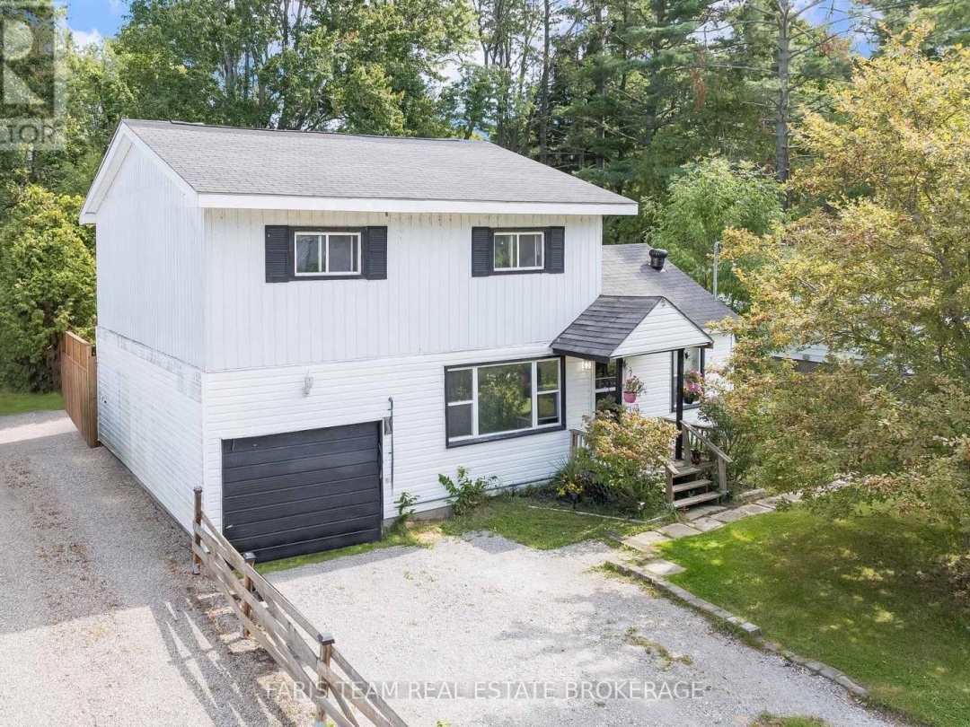 3425 CORONATION AVENUE, Severn (West Shore)