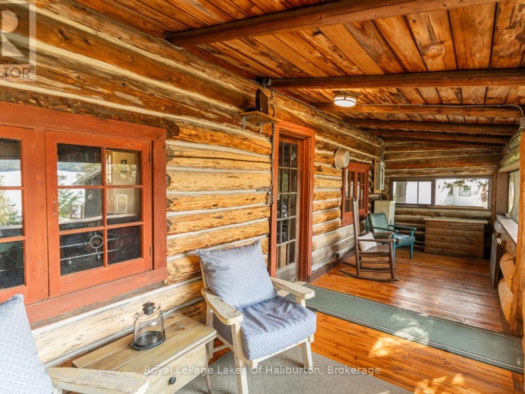 1070 FRANK'S LANE, Maple Lake