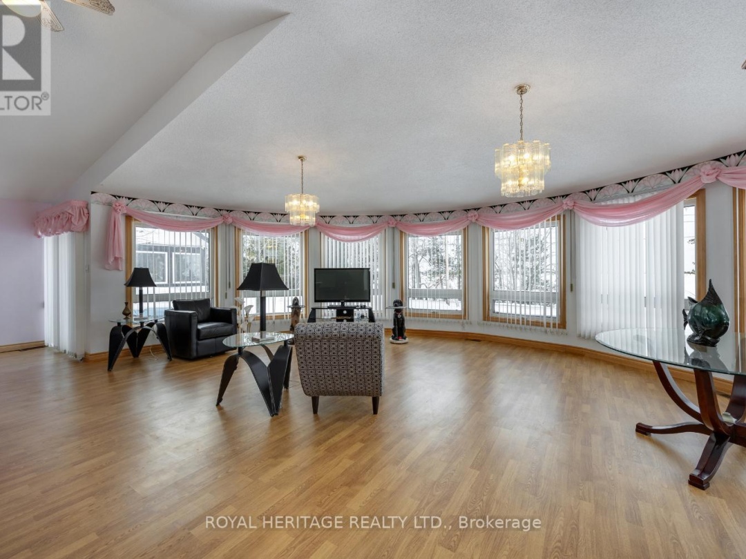 31 WELLINGTON STREET, 