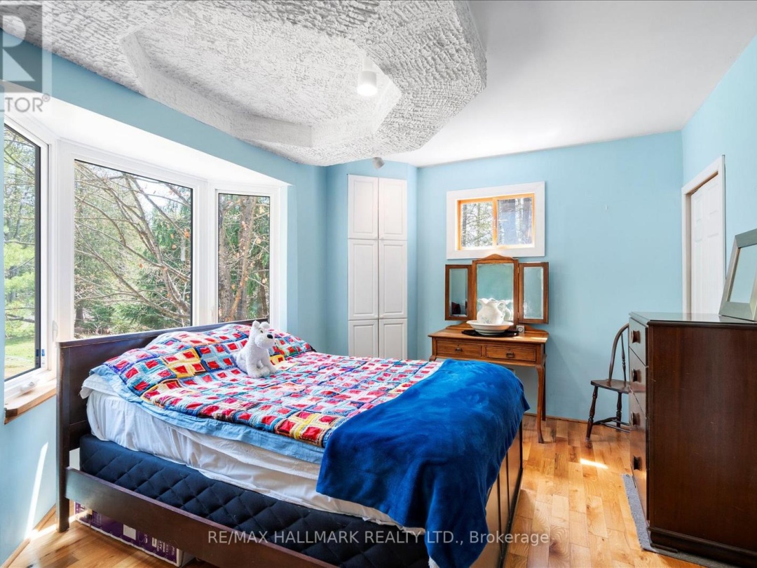 25 LITTLE SILVER LAKE WAY, Little Silver Lake