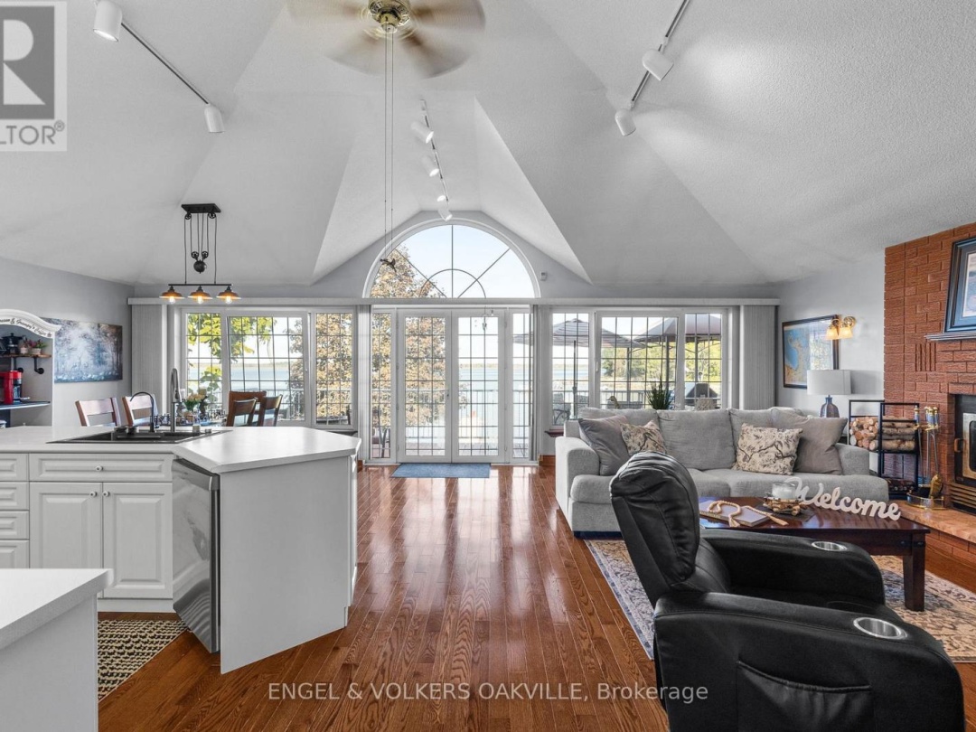 216 ROBINS POINT ROAD, Georgian Bay