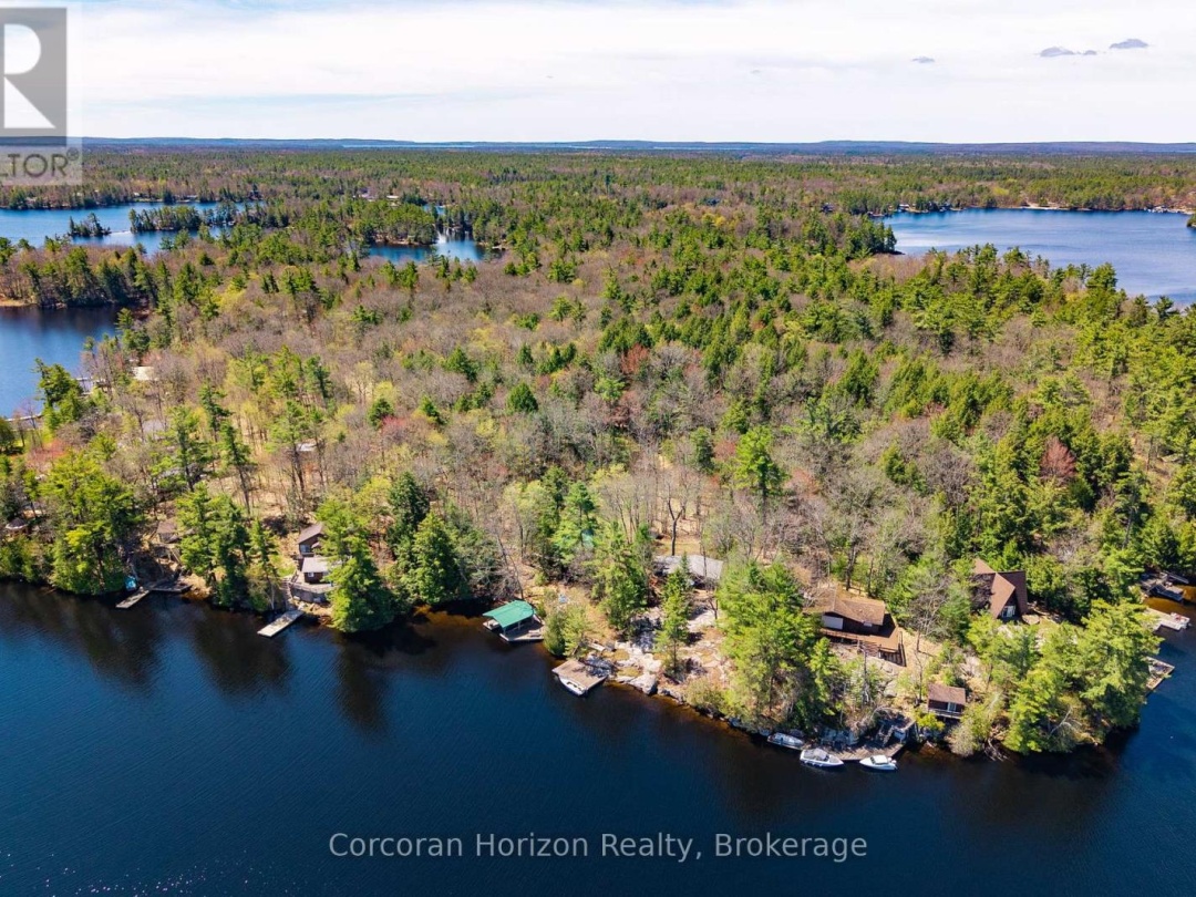 462 ISLAND 90 ISLAND, Six Mile Lake