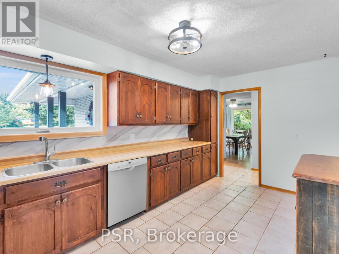 1016 KAHSHE LAKE ROAD S, 
