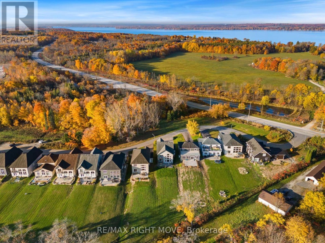 39 Rosy Beach Court, St John Lake