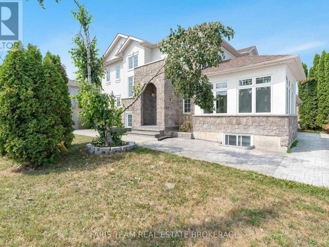 2 VANESSA DRIVE, Orillia
