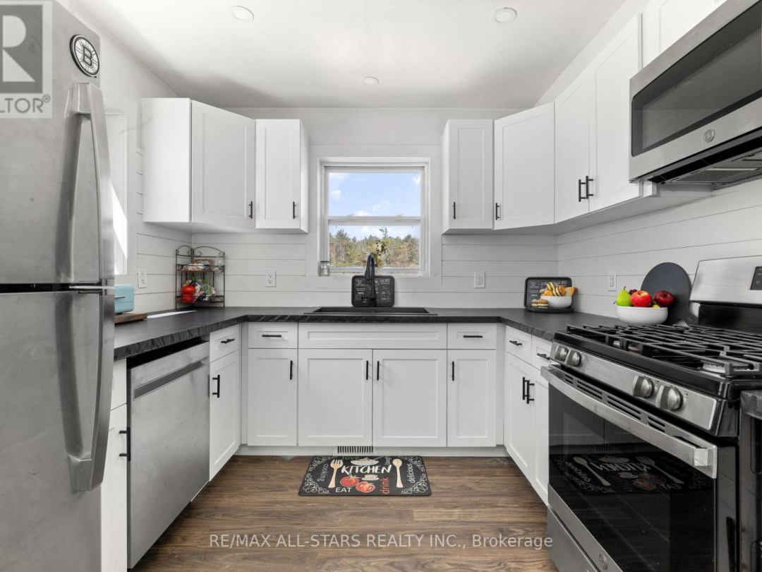 1295 DEEP BAY ROAD, Minden Hills (Lutterworth)