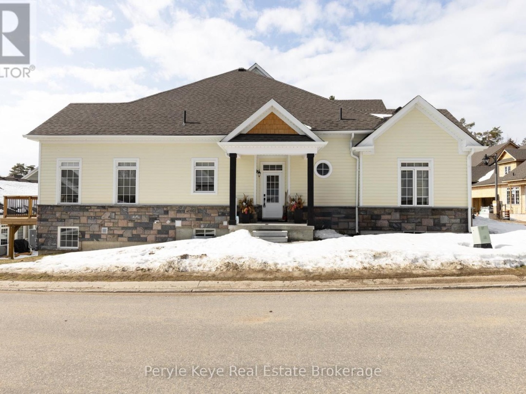 2 LEEDS COURT, Muskoka River