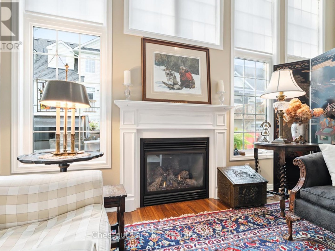 9 STORMONT COURT, Muskoka River