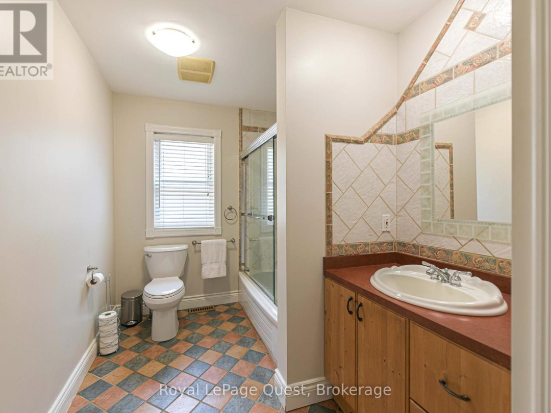 1046 SOUTHWOOD ROAD, 