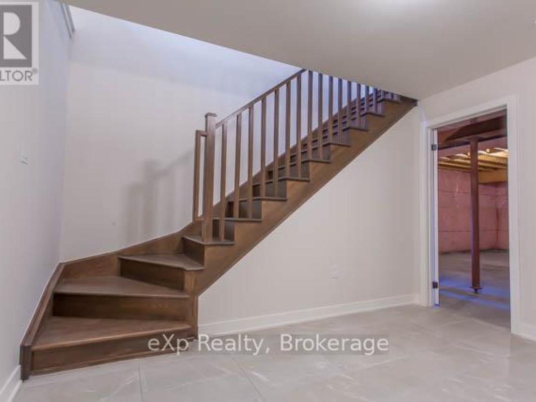 40 - 1052 GREENSVIEW DRIVE, 
