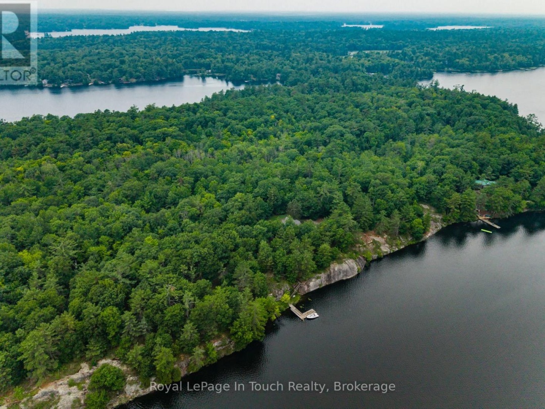 390 ISLAND 360 ISLAND, Six Mile Lake
