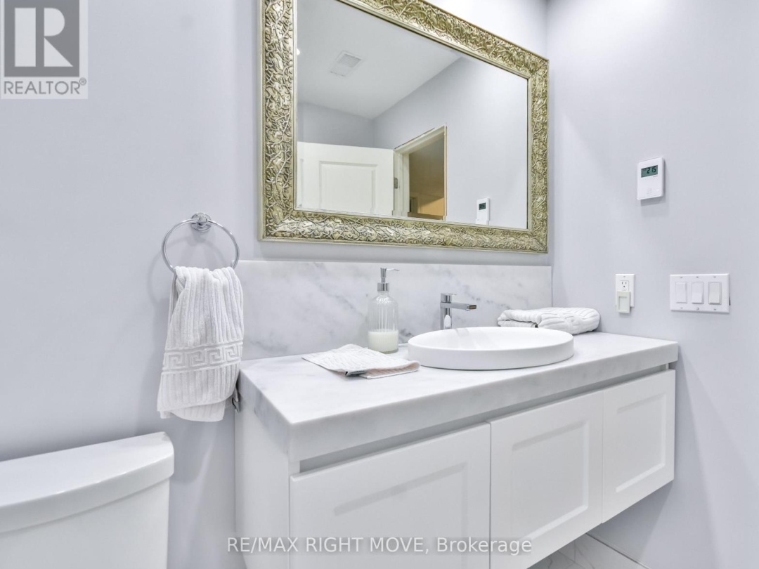 28 - 10 INVERMARA COURT, Lake Simcoe