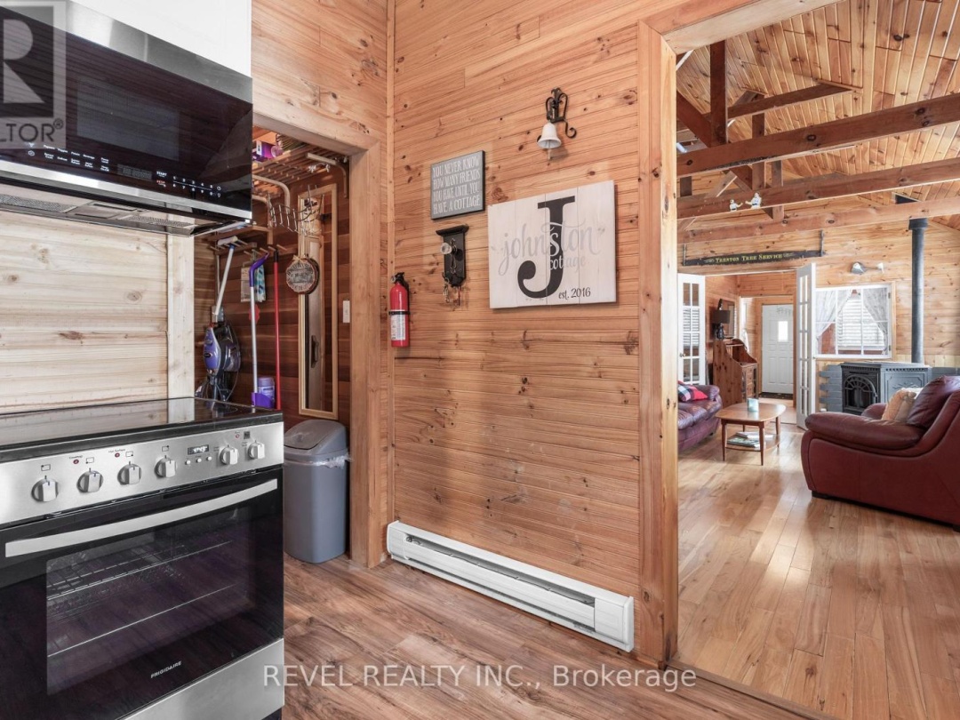 1129 LAKESHORE ROAD, Gooderham Lake