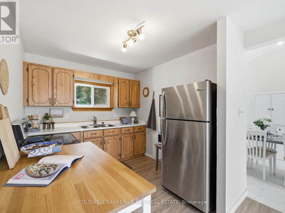 63 LITTLE SILVER LAKE WAY, Little Silver Lake