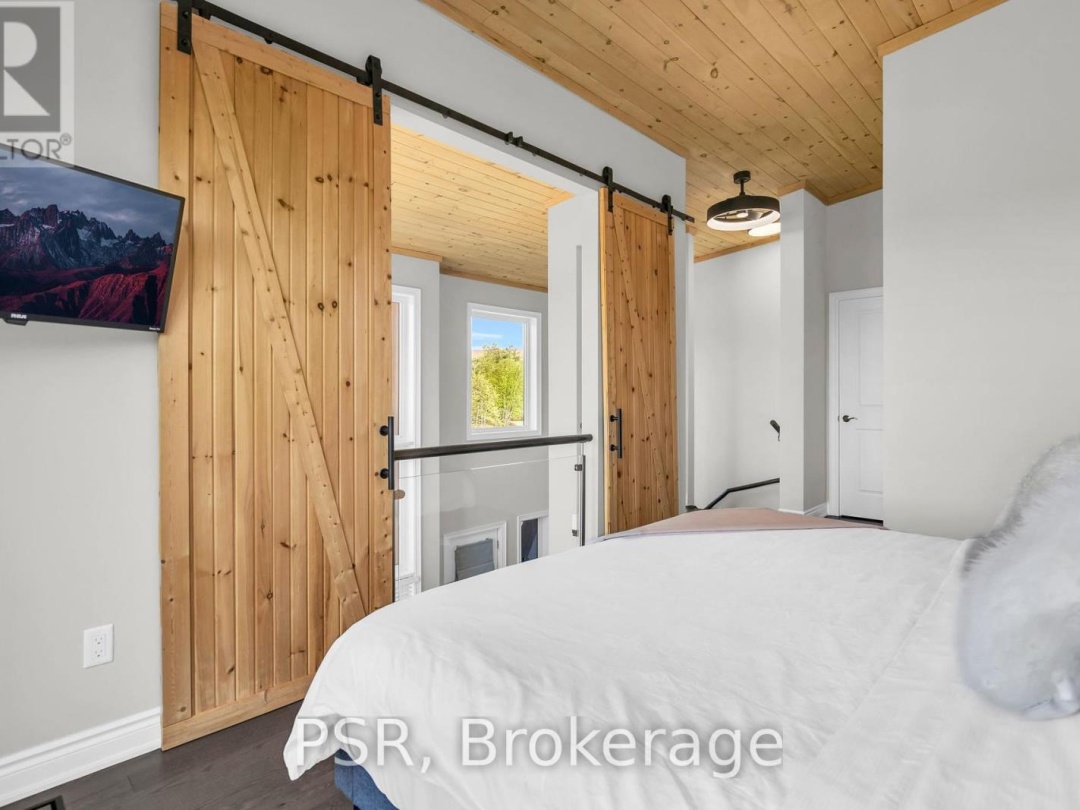 44 CARRICK TRAIL, Gravenhurst (Wood (Gravenhurst))