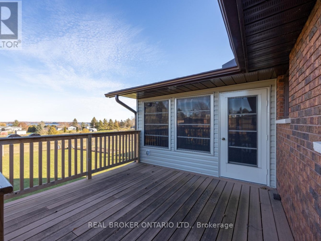 307 THE CAPTAIN'S CORNER, 