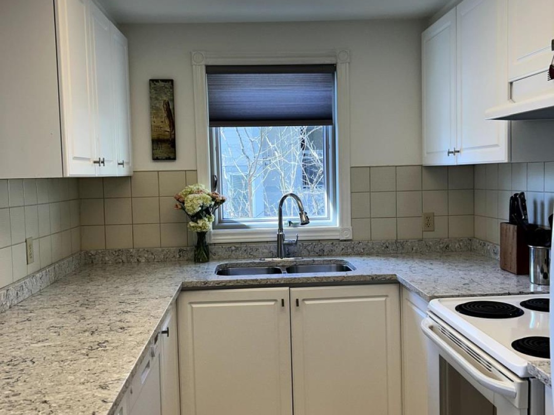 5 - 3421 GRANDVIEW FOREST DRIVE, 