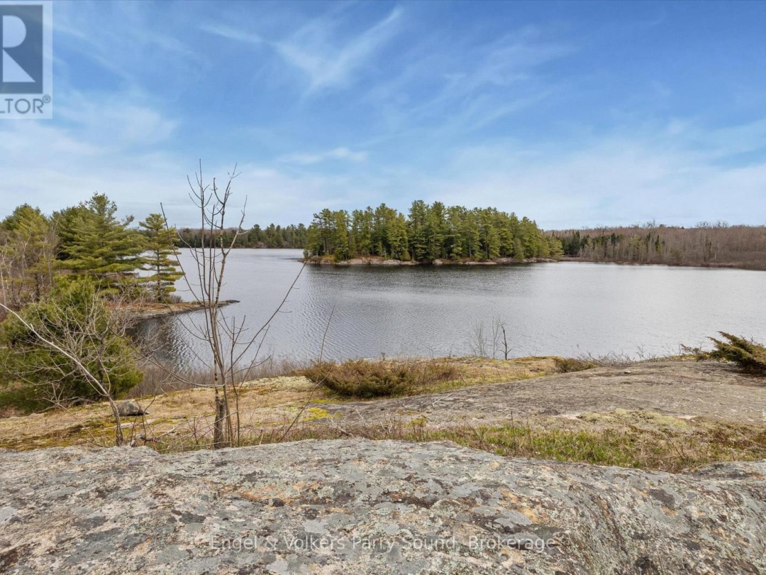 185 LOCH ERNE ROAD, Vowel Lake
