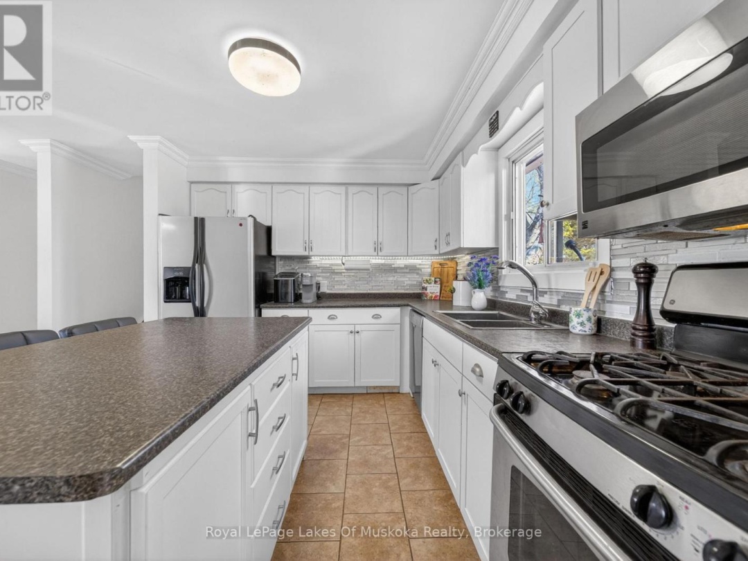 271 LAKELAND CRESCENT, Brock (Beaverton)