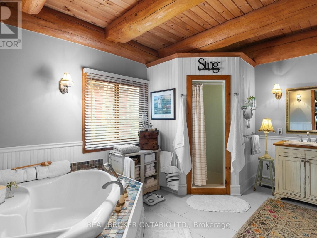 99 CREIGHTON STREET, Lake Simcoe