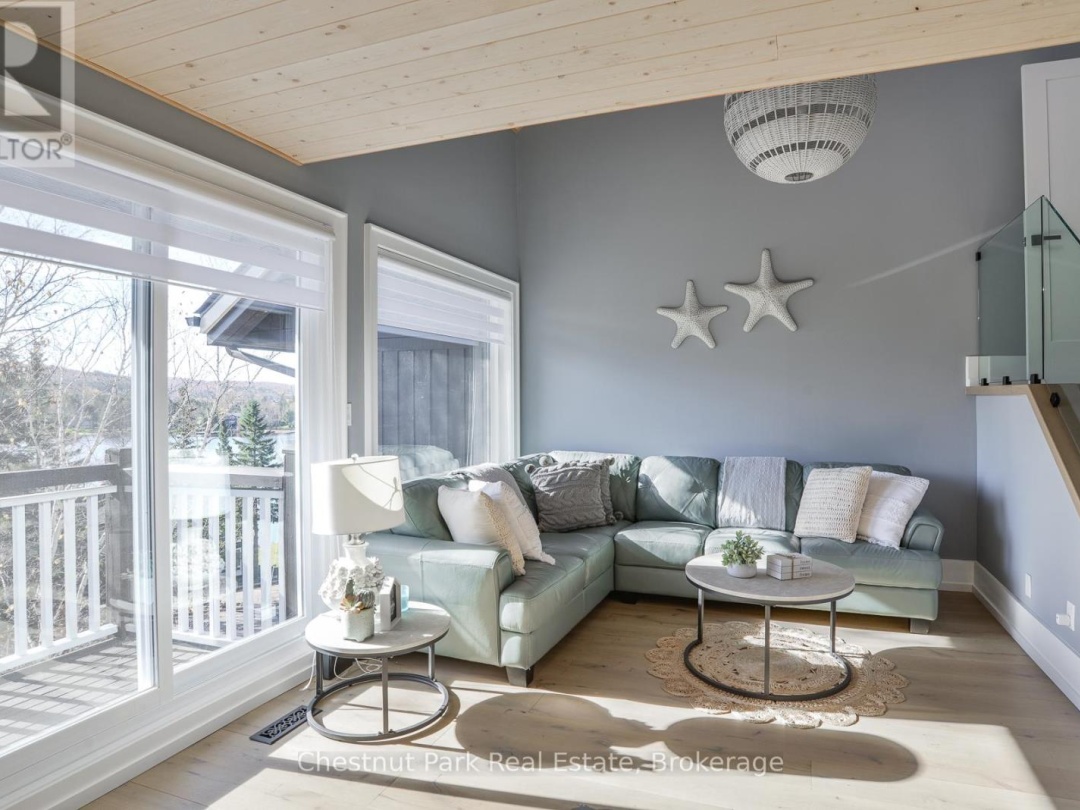 4 TURNER DRIVE, 