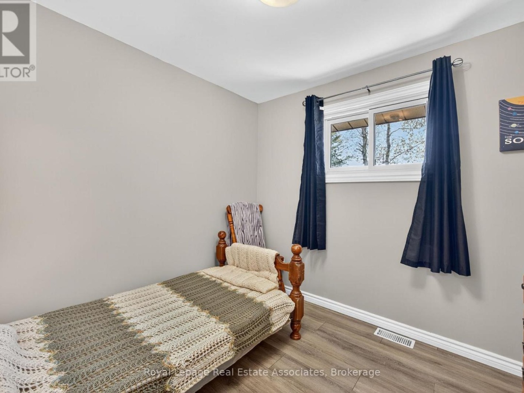 389 FALCON ROAD, Lake Vernon