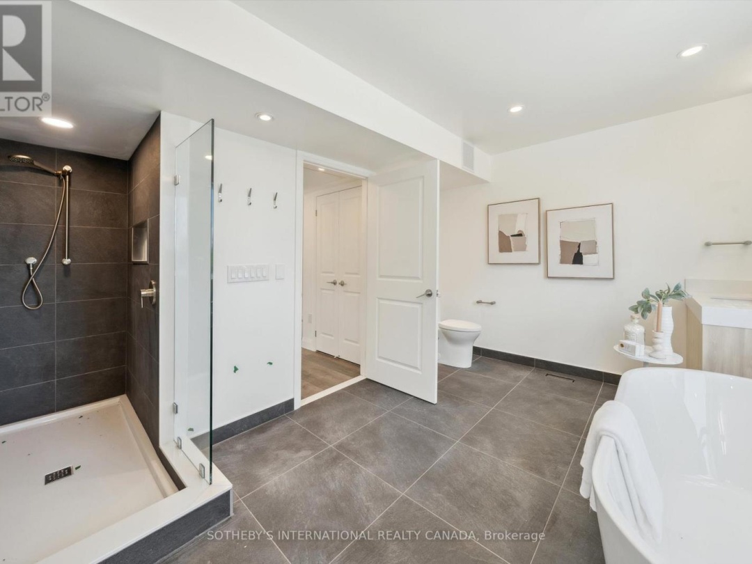 17 - 19B WEST ST N STREET, 